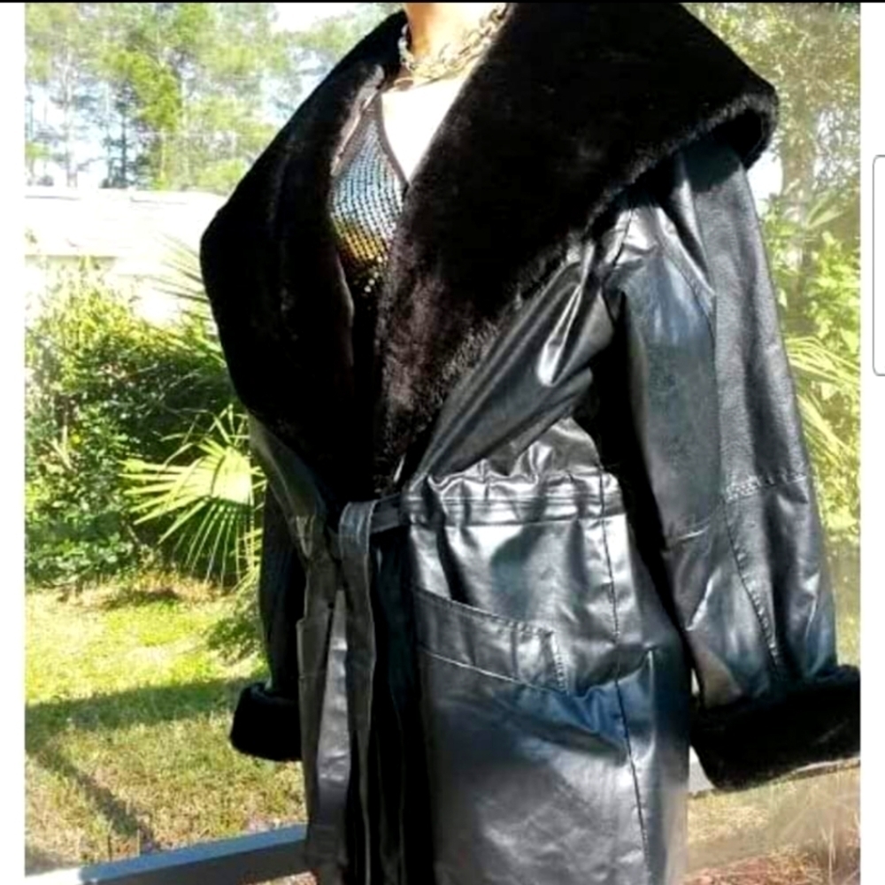 VINTAGE LEATHER WRAP COAT WITH FAUX FUR COLLAR/SLEEVES PLUS SIZE: XLARGE